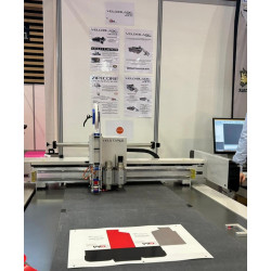 Table de découpe numérique à plat VeloBlade VOLTA 1070+