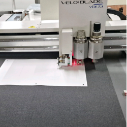 Table de découpe numérique à plat VeloBlade VOLTA 1070+